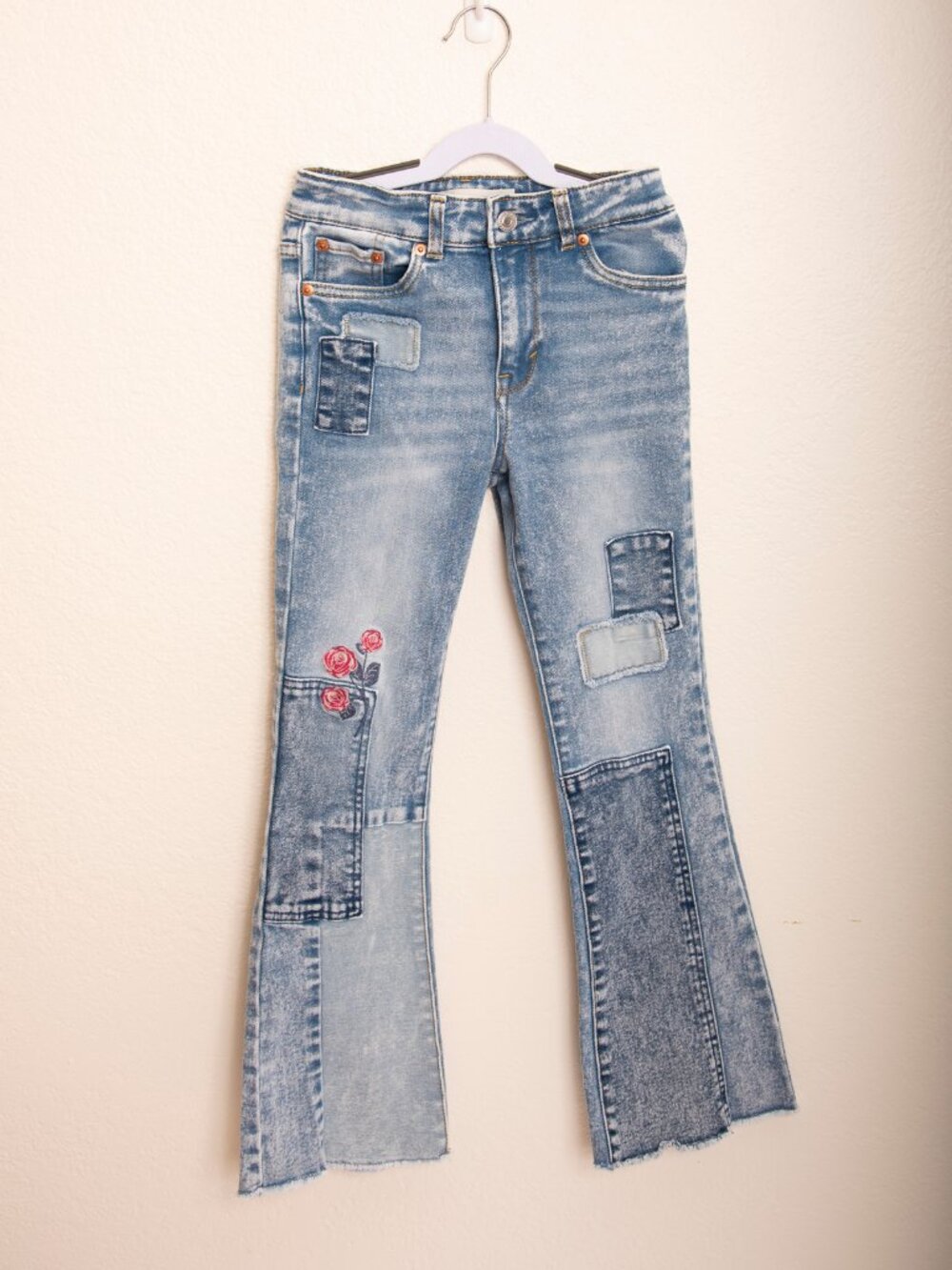 Levi’s Girls Size 10 726 Flare Jeans Preteen Adorable Blue Denim Flowers Floral